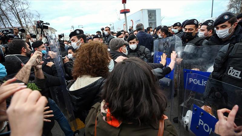 Boğaziçi Üniversitesindeki olaylara ilişkin İzmir’de gösteri yapan 51 kişi serbest bırakıldı