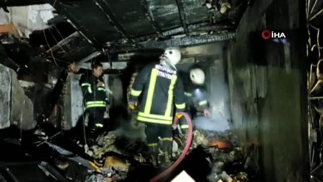 Kuşadası’nda eski evlerdeki yangın 4 saatte kontrol altına alınabildi