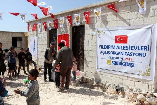 AK Parti İzmir milletvekili Binali Yıldırım’dan İdlibli mültecilere ev desteği