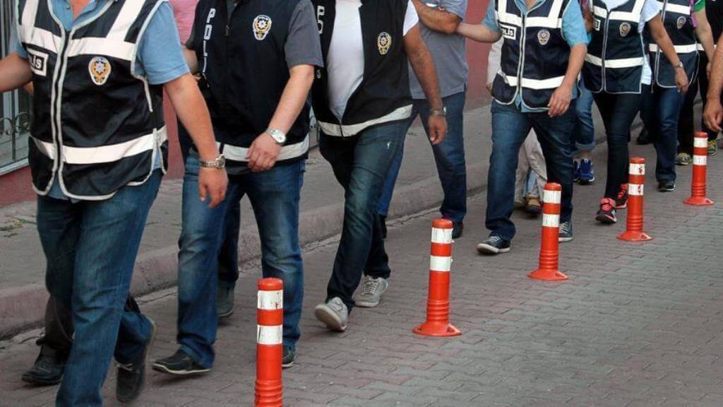 İzmir’deki uyuşturucu operasyonlarında 15 şüpheli tutuklandı