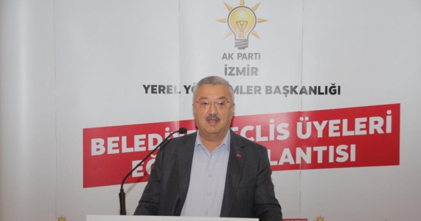 AK Parti İzmir İl Başkanlığı belediye meclis üyelerine yönelik eğitim toplantısı düzenledi