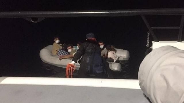 İzmir ve Aydın’da Türk kara sularına itilen 76 sığınmacı kurtarıldı