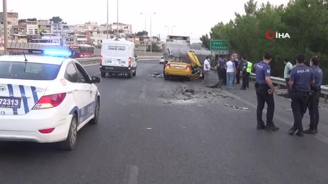 İzmir’de ticari taksi tıra ok gibi saplandı: 1 ölü, 2 yaralı