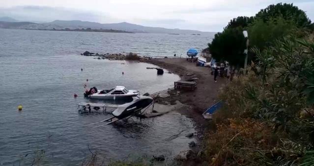 İzmir’de batan tekneler karaya çıkarıldı