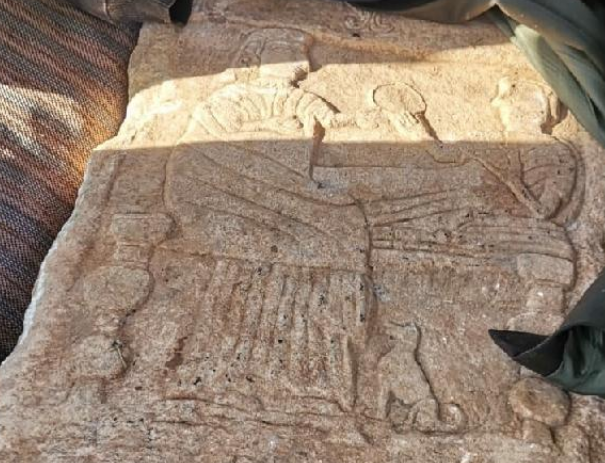 Tarihi eser kaçakçılarına suçüstü operasyon! Şüpheli araçta 1500 yıllık mezar steli ele geçirildi