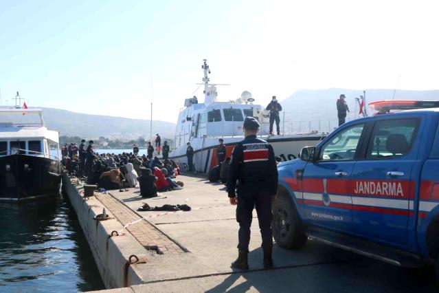 İzmir’de göçmen operasyonu: 226 göçmen ile 10 insan kaçakçısı yakalandı