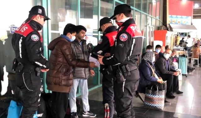 İzmir Otogarı’nda asayiş denetimi: 3 aranan şüpheli yakalandı