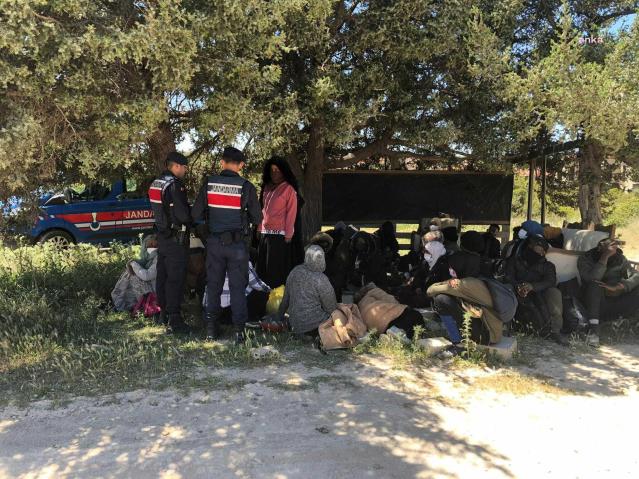 İzmir’de 180 Kaçak Göçmen Yakalandı