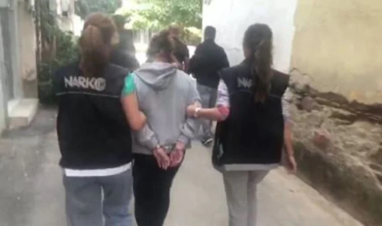 Canlı yayında uyuşturucu kullanan kadın serbest bırakıldı