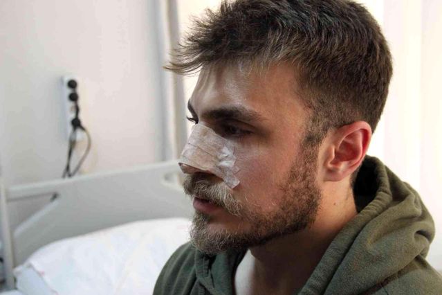İzmir’de darp edilen asistan doktorun burnu kırıldı