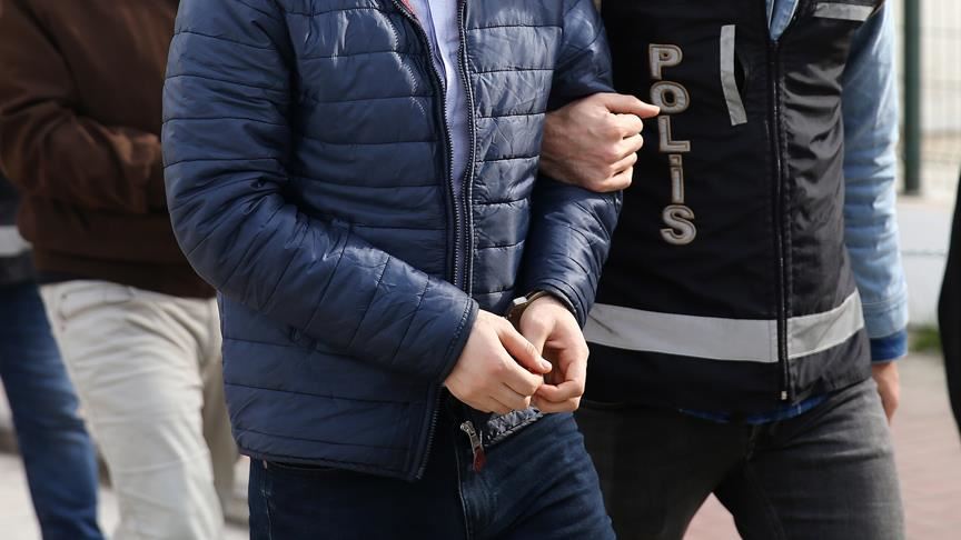 İzmir’deki uyuşturucu operasyonunda 3 tutuklama