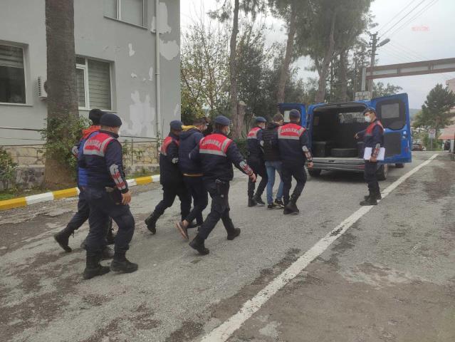 İzmir’de Çeşitli Suçlardan Aranan 26 Kişi Yakalandı