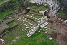 İzmir’deki Smyrna Antik Kenti’nde Tiyatronun Seyirci Geçidi Gün Yüzüne Çıkarıldı