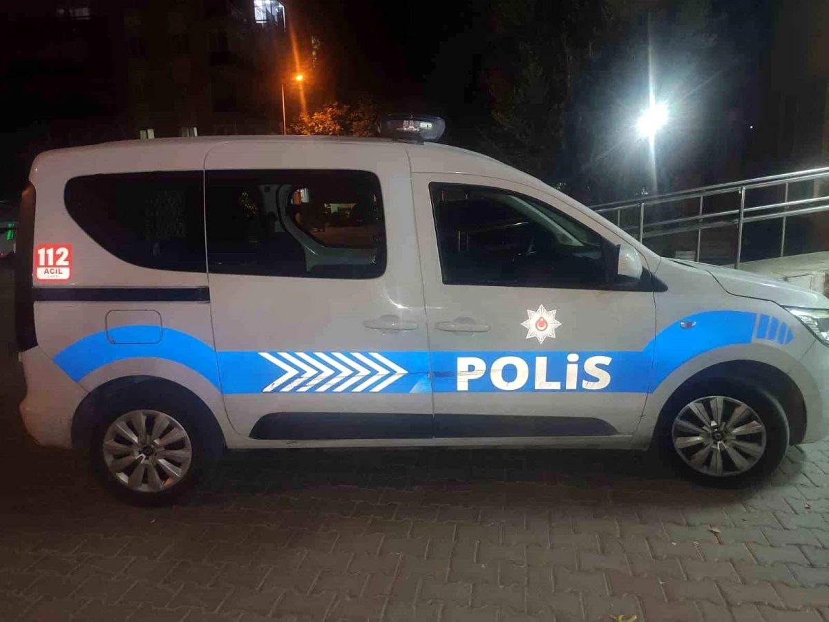 İzmir’de çocuğa sarkıntılık yaparak cinsel istismar dahil 5 ayrı suçtan aranan zanlı yakalandı