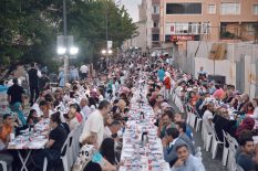 İzmir Büyükşehir Belediyesi Ramazan Sofralarında Bereketi Büyütüyor