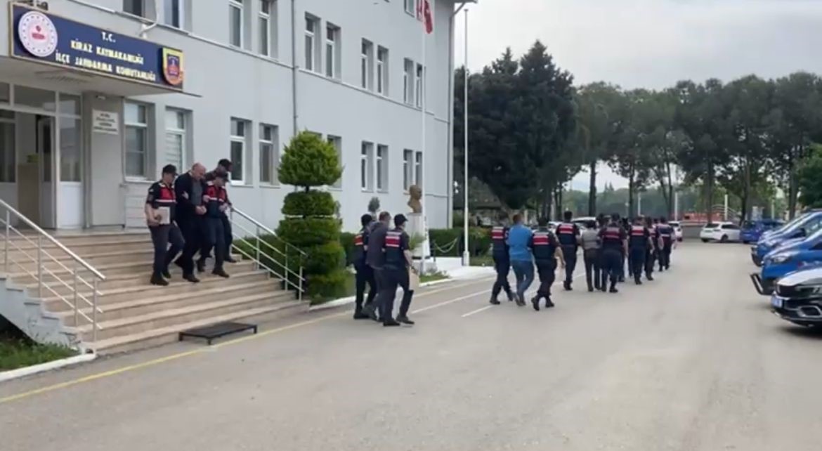 İzmir’de Düzensiz Göçmen Operasyonları