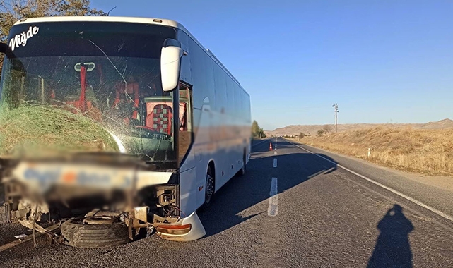 Niğde’de yolcu otobüsü ile otomobil çarpıştı: 1 ölü, 3 yaralı – Gündem