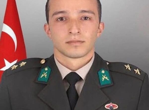 İzmir’e şehit ateşi düştü! Şehit Üsteğmen Ege Akar’ın acı haberi ailesine verildi