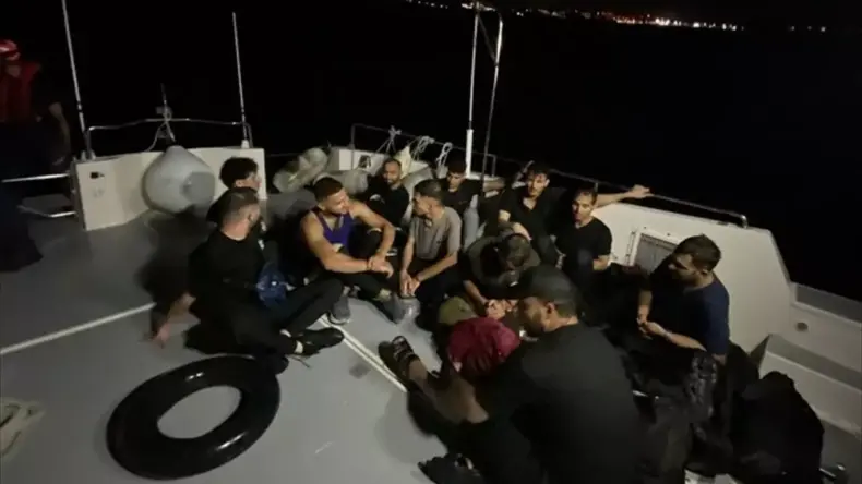 Çeşme Açıklarında 11 Düzensiz Göçmen Yakalandı