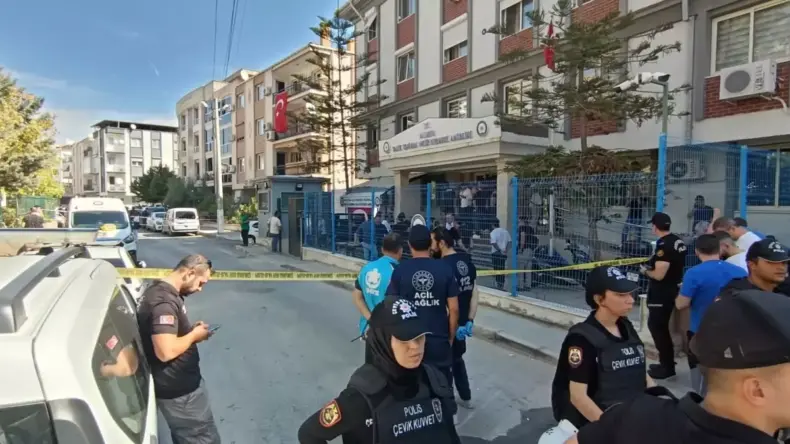 İzmir’de Polis Merkezine Silahlı Saldırı: 2 Polis Şehit Oldu